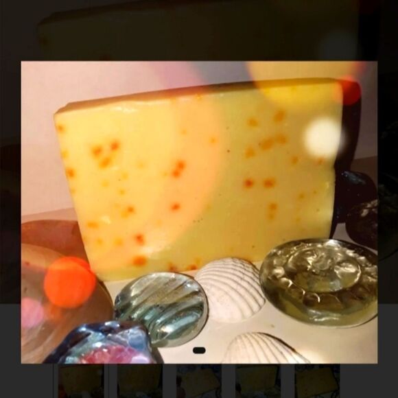 Hand CRAFTED𝅺 OATMEAL CITRUS SOAP BAR - Picture 4 of 6